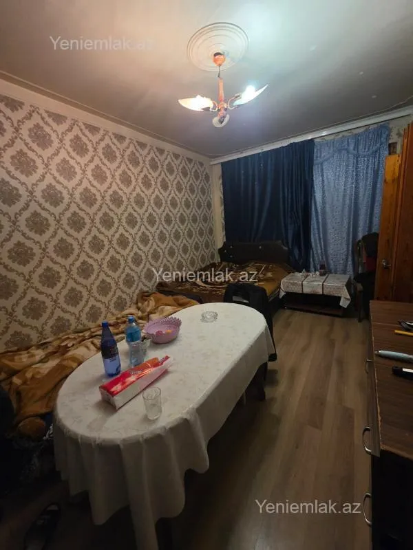Satılır 1 otaqlı köhnə tikili 35 m²