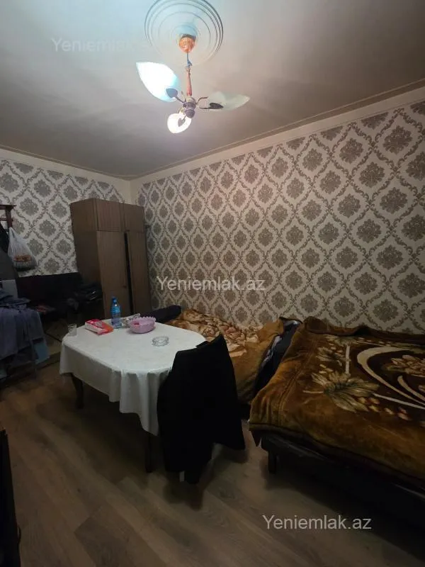 Satılır 1 otaqlı köhnə tikili 35 m²