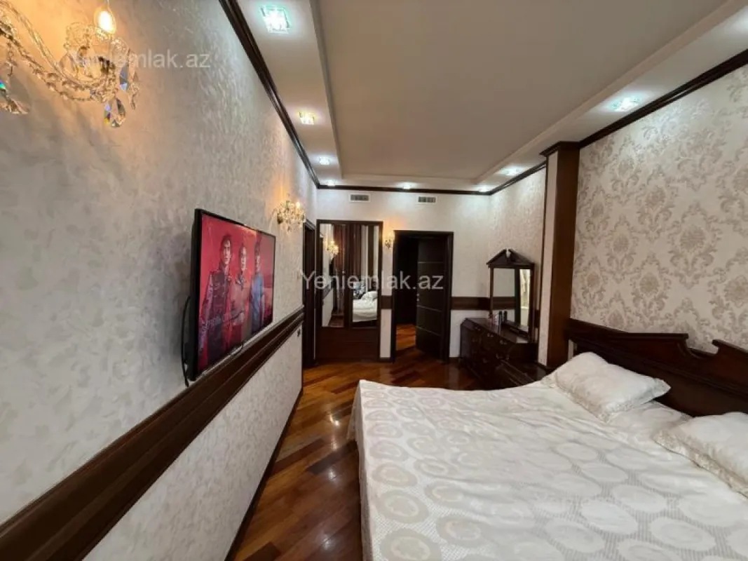 Satılır 3 otaqlı köhnə tikili 100 m²