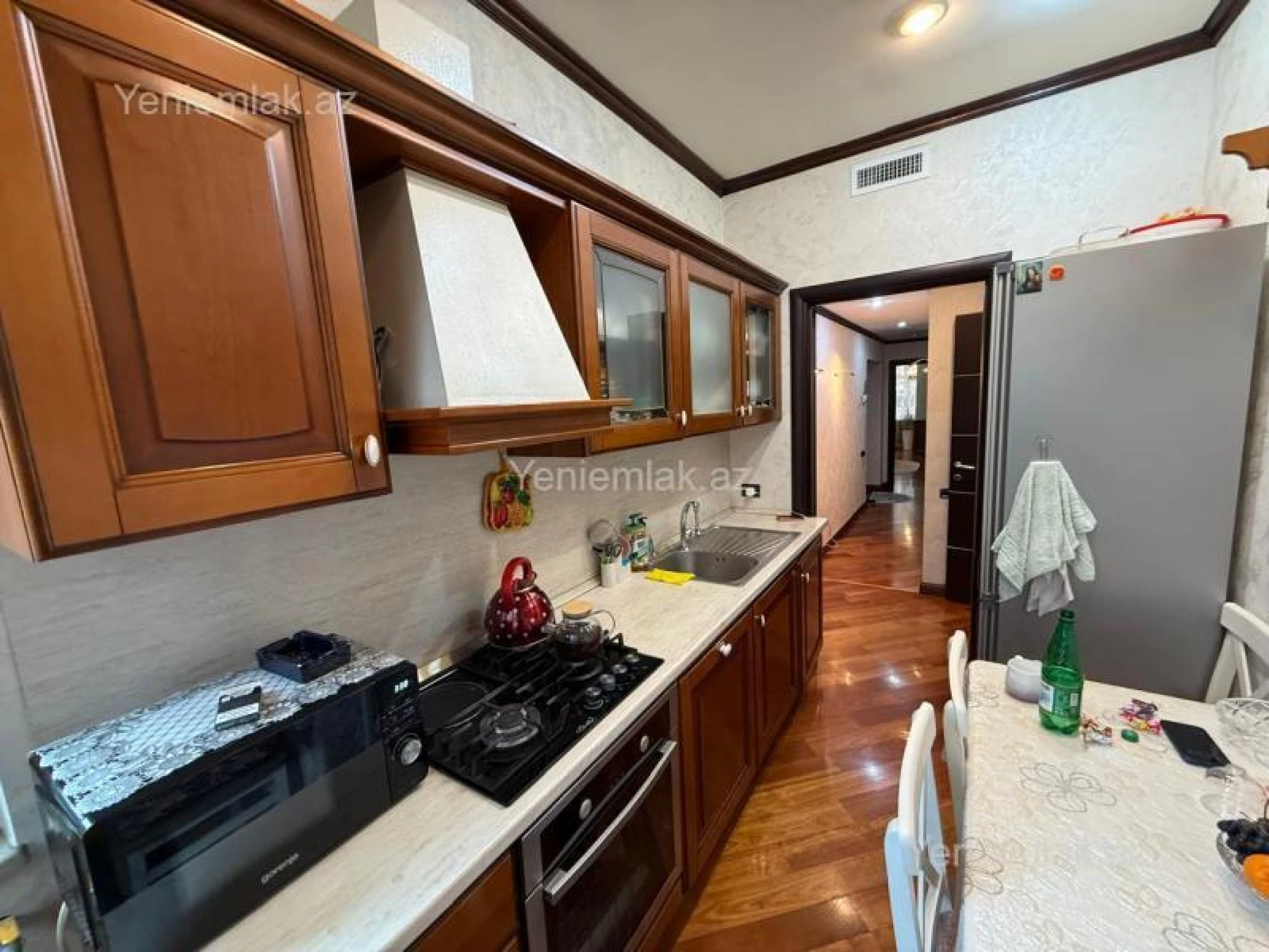 Satılır 3 otaqlı köhnə tikili 100 m²