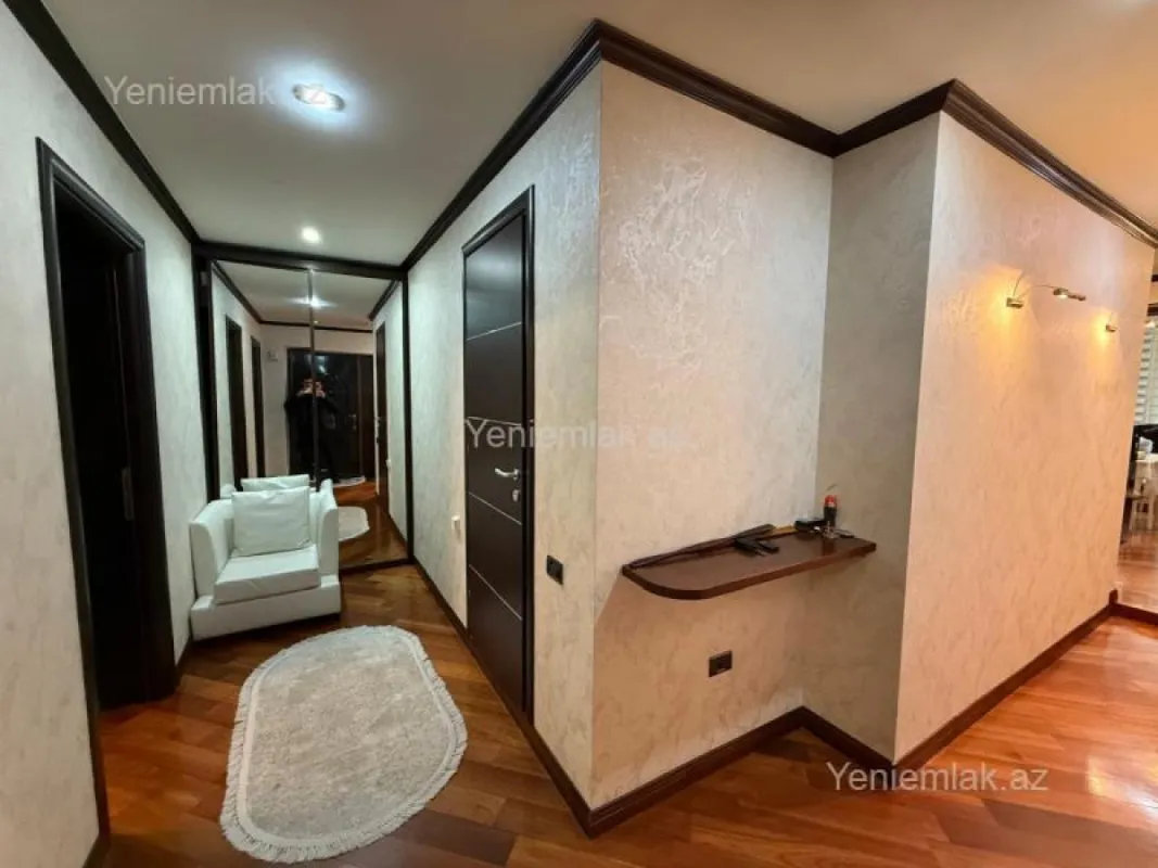 Satılır 3 otaqlı köhnə tikili 100 m²