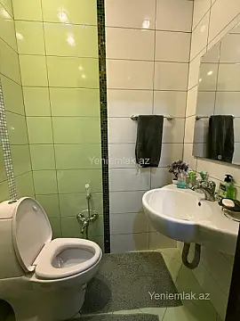 Satılır 3 otaqlı köhnə tikili 100 m²