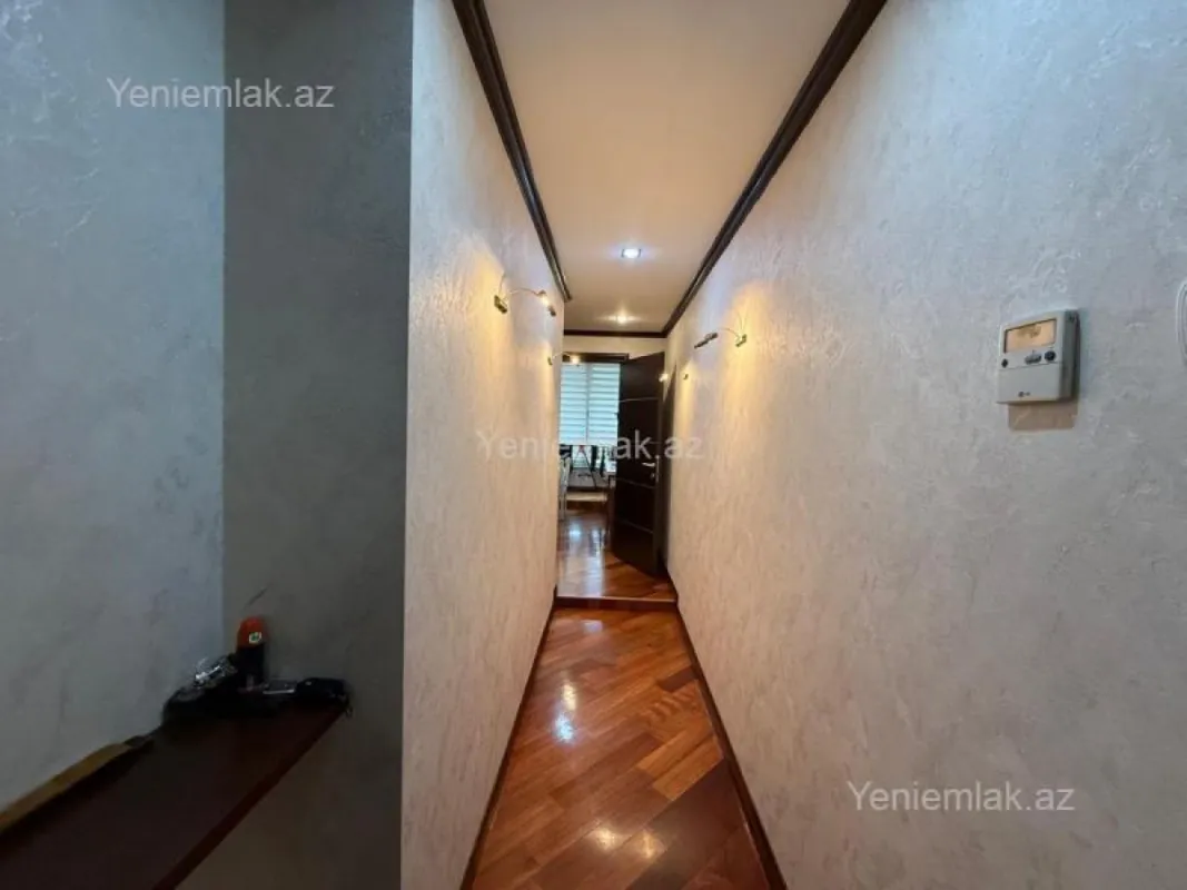 Satılır 3 otaqlı köhnə tikili 100 m²