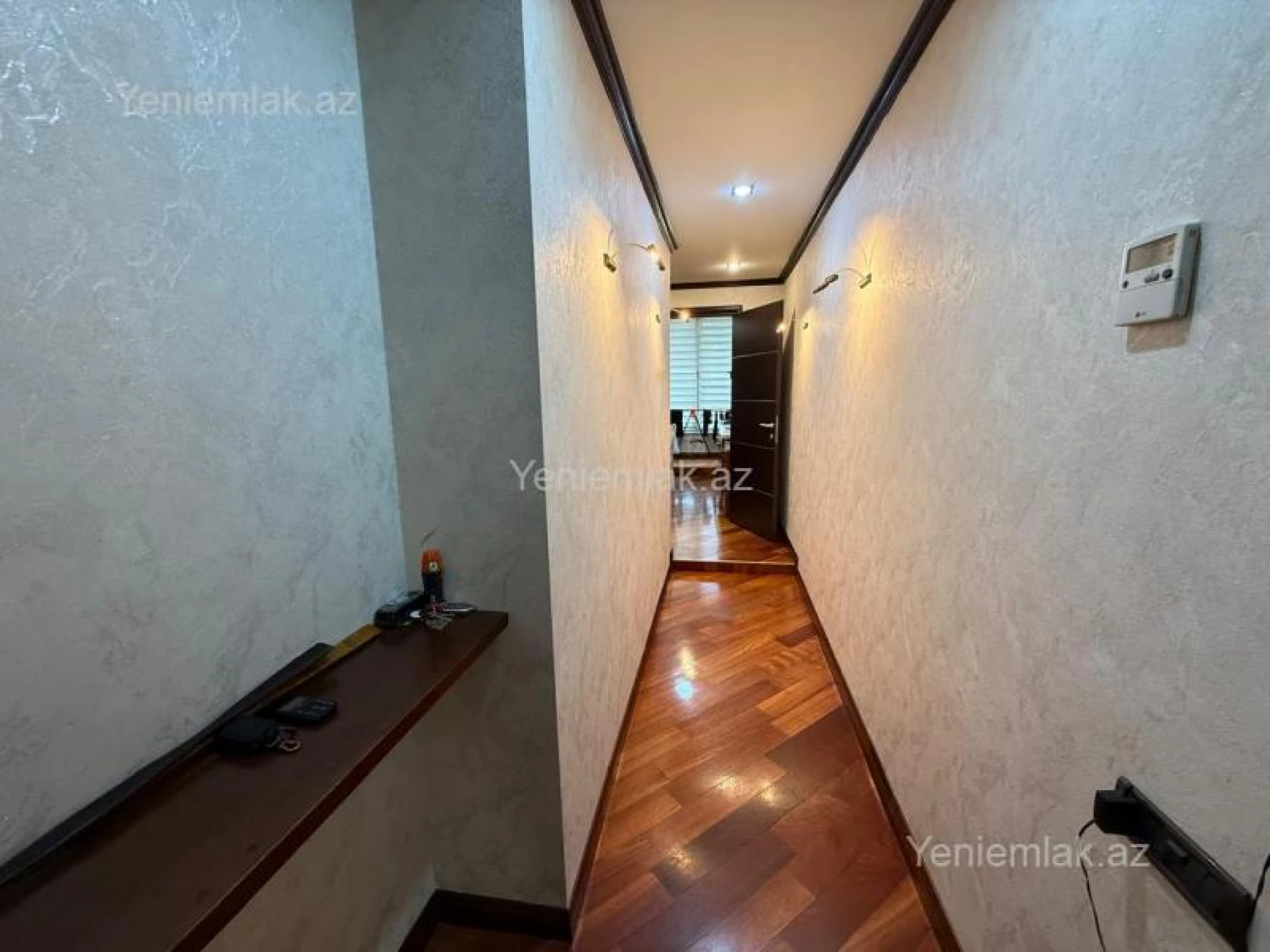 Satılır 3 otaqlı köhnə tikili 100 m²