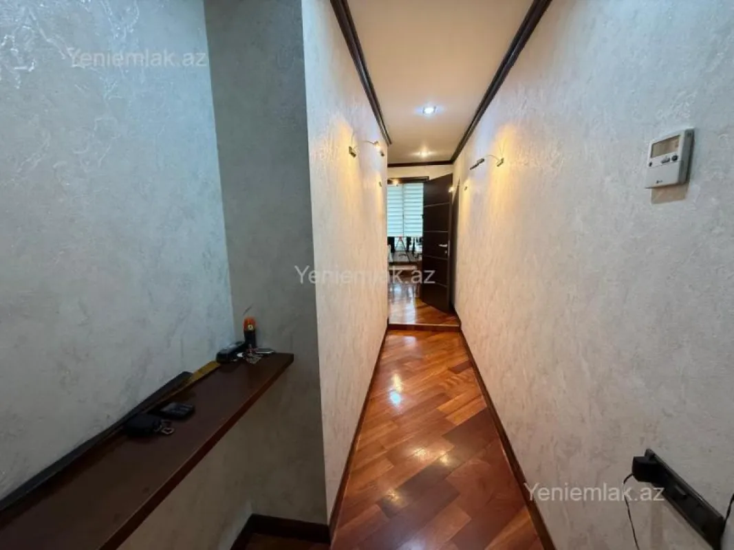 Satılır 3 otaqlı köhnə tikili 100 m²