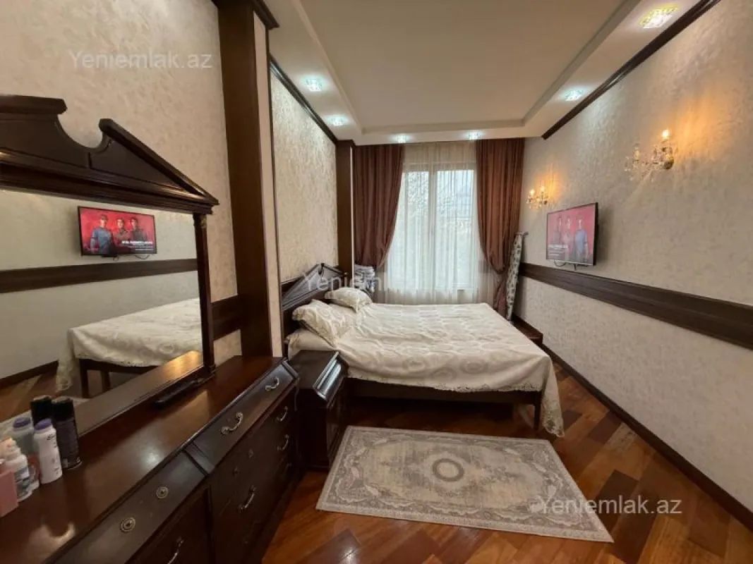 Satılır 3 otaqlı köhnə tikili 100 m²