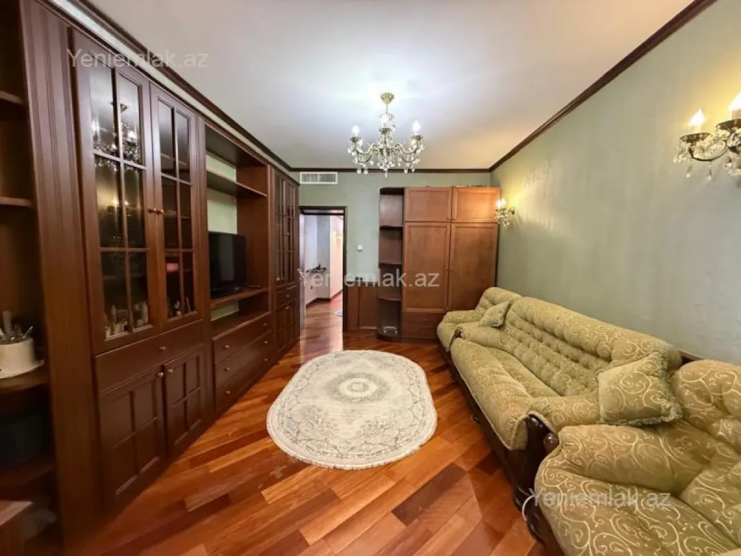 Satılır 3 otaqlı köhnə tikili 100 m²