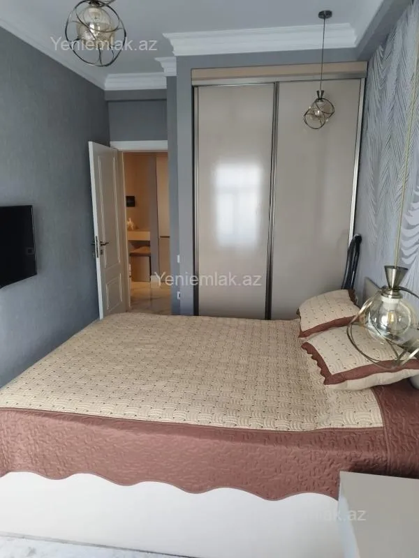 Satılır 2 otaqlı yeni tikili 72 m²