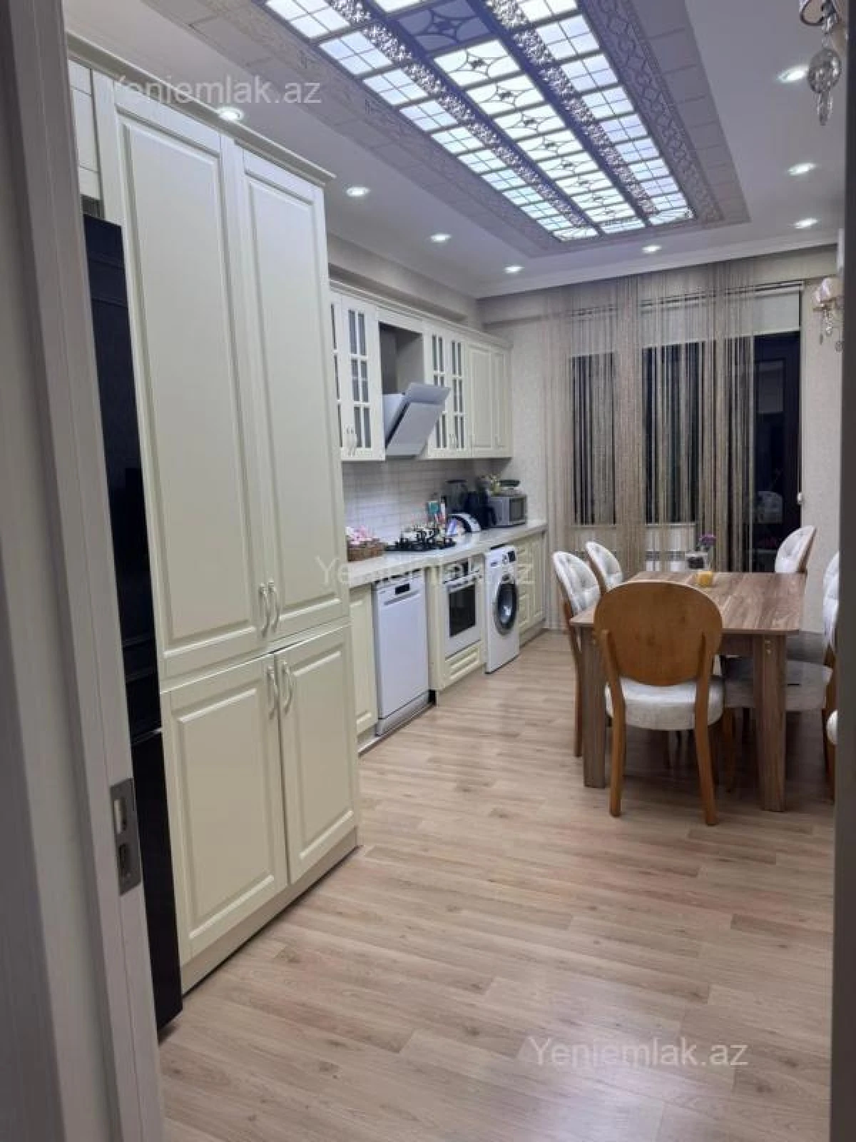 Satılır 4 otaqlı yeni tikili 150 m²