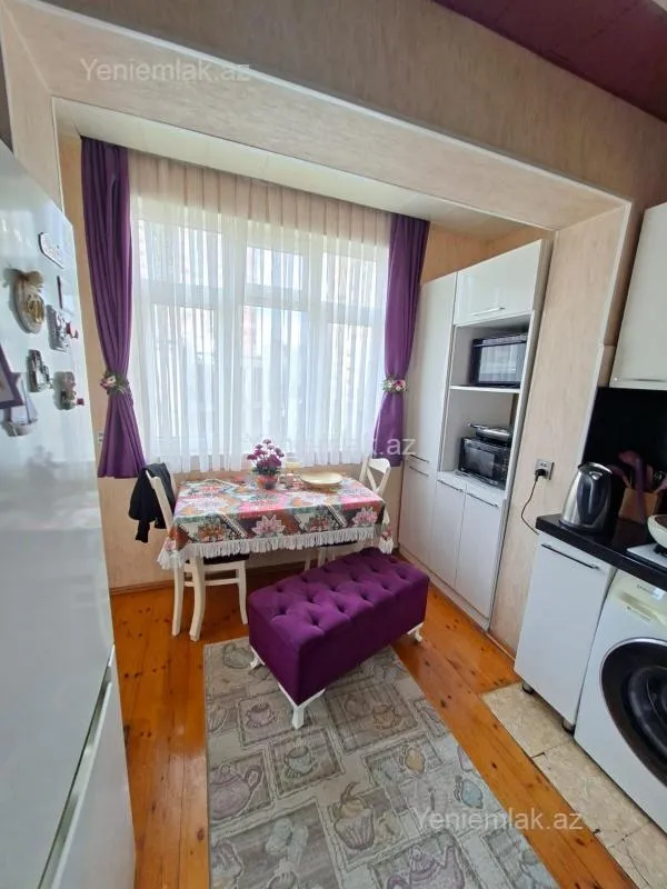 Satılır 3 otaqlı köhnə tikili 80 m²
