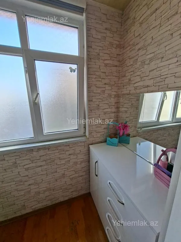 Satılır 3 otaqlı köhnə tikili 80 m²