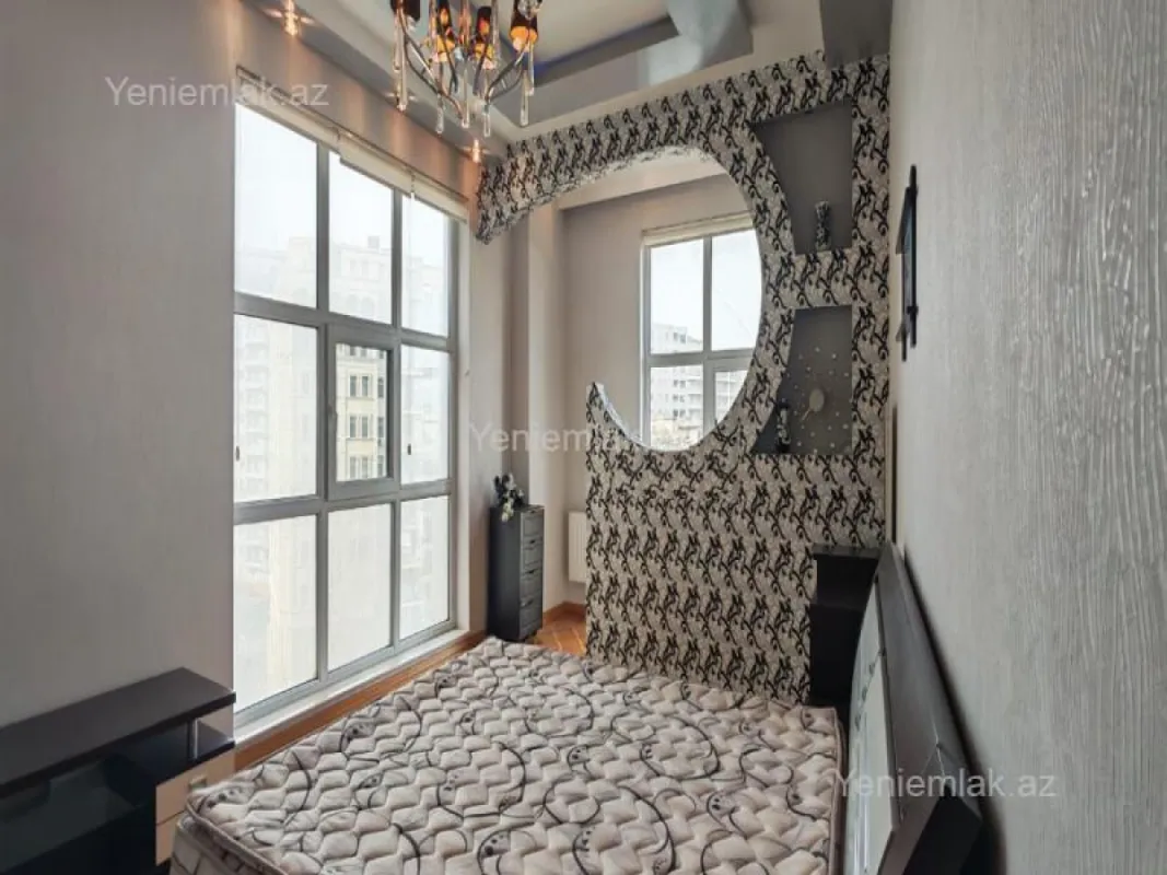 Satılır 4 otaqlı yeni tikili 182 m²