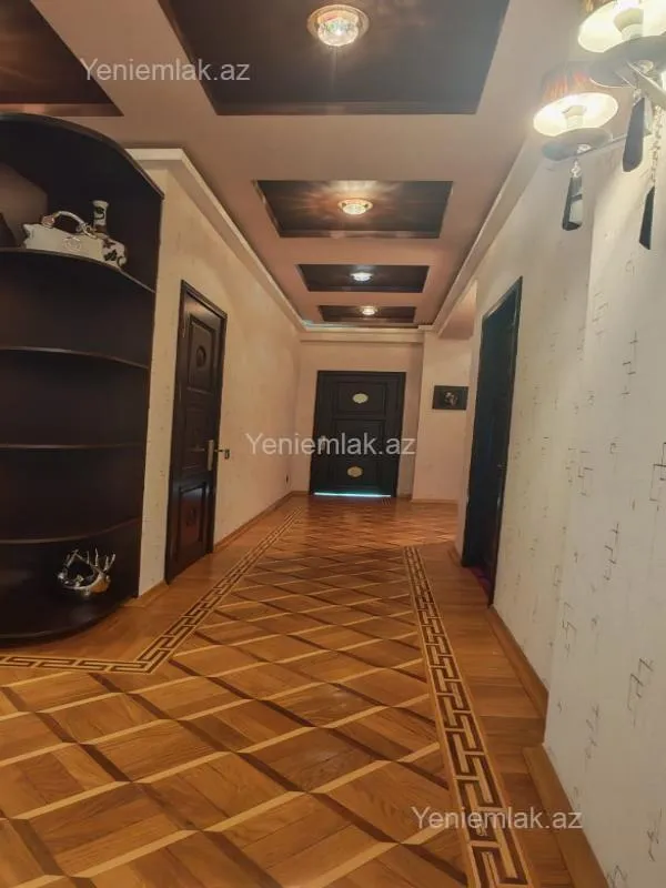 Satılır 4 otaqlı yeni tikili 182 m²