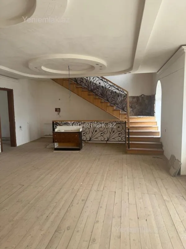 Satılır 5 otaqlı həyət evi 429 m²