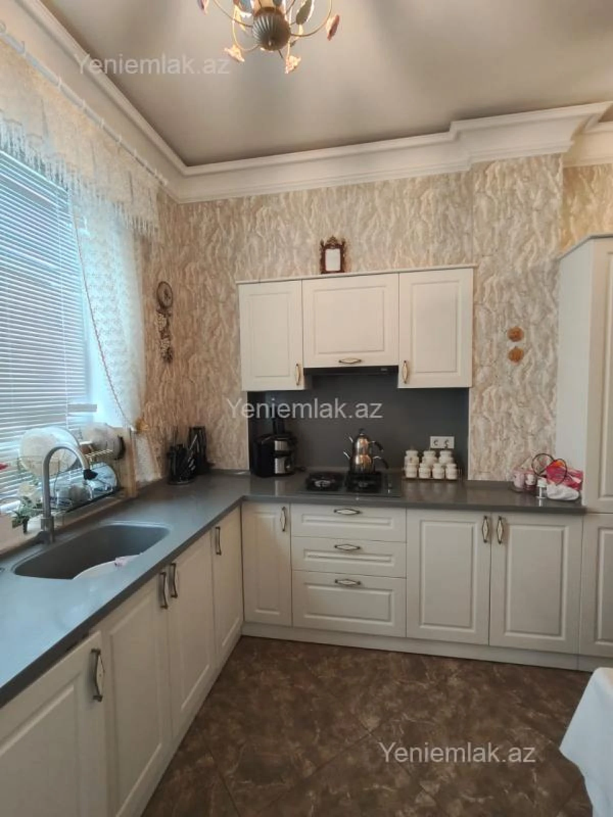 Satılır 3 otaqlı yeni tikili 100 m²