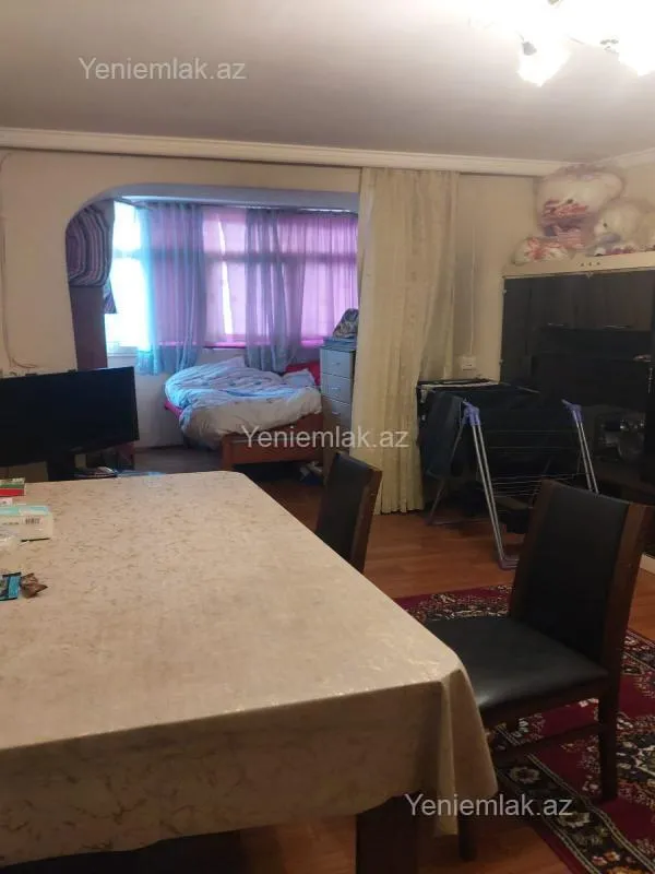 Satılır 1 otaqlı köhnə tikili 33 m²