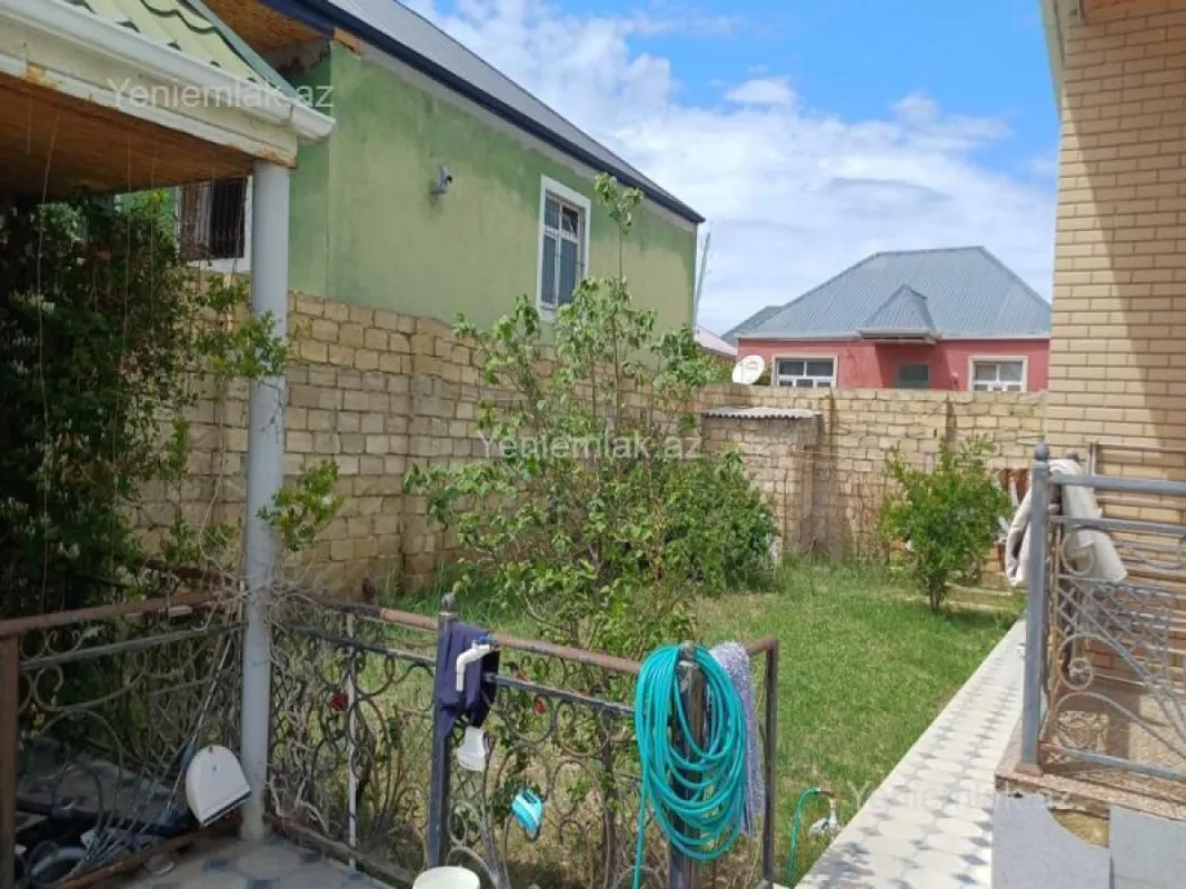 Satılır 4 otaqlı həyət evi 150 m²