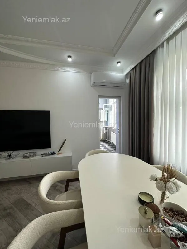 Satılır 2 otaqlı yeni tikili 80 m²
