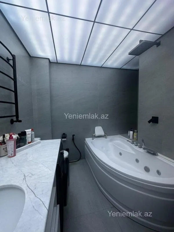 Satılır 2 otaqlı yeni tikili 80 m²