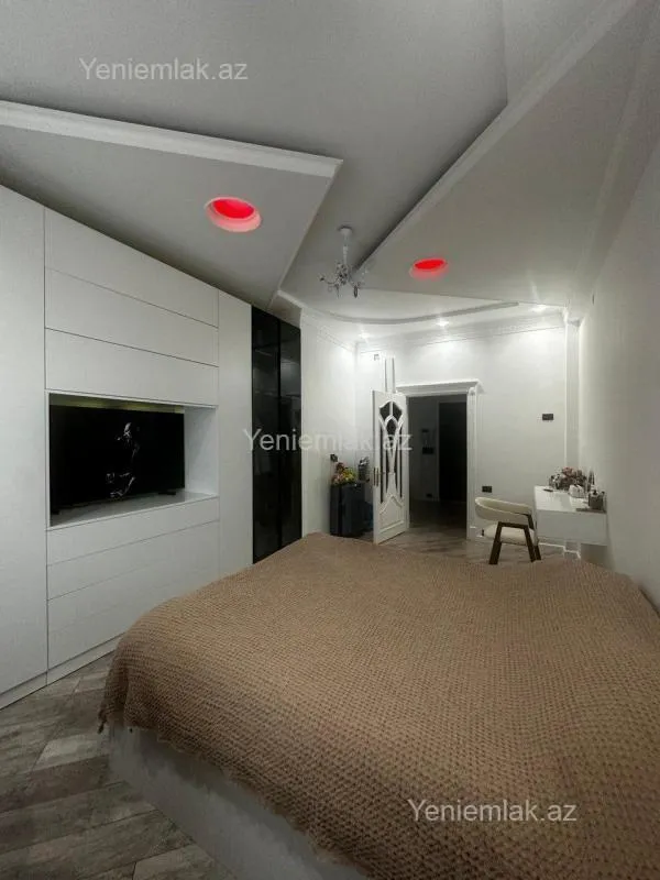 Satılır 2 otaqlı yeni tikili 80 m²