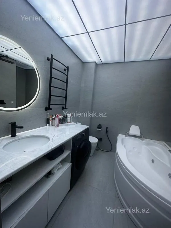 Satılır 2 otaqlı yeni tikili 80 m²