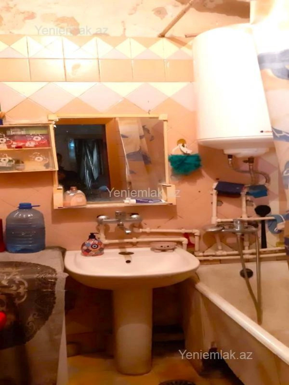 Satılır 3 otaqlı köhnə tikili 65 m²