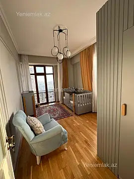 Satılır 3 otaqlı yeni tikili 130 m²