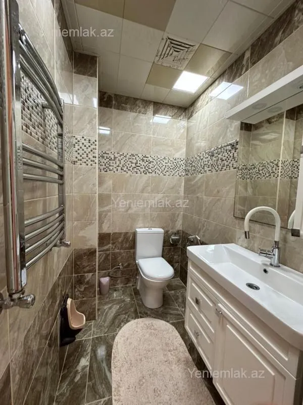 Satılır 3 otaqlı yeni tikili 130 m²