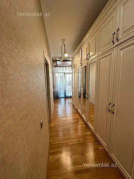 Satılır 3 otaqlı yeni tikili 130 m²