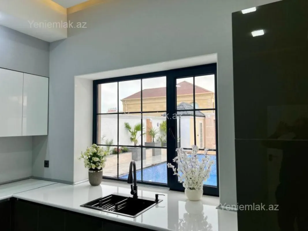 Satılır 4 otaqlı həyət evi 185 m²