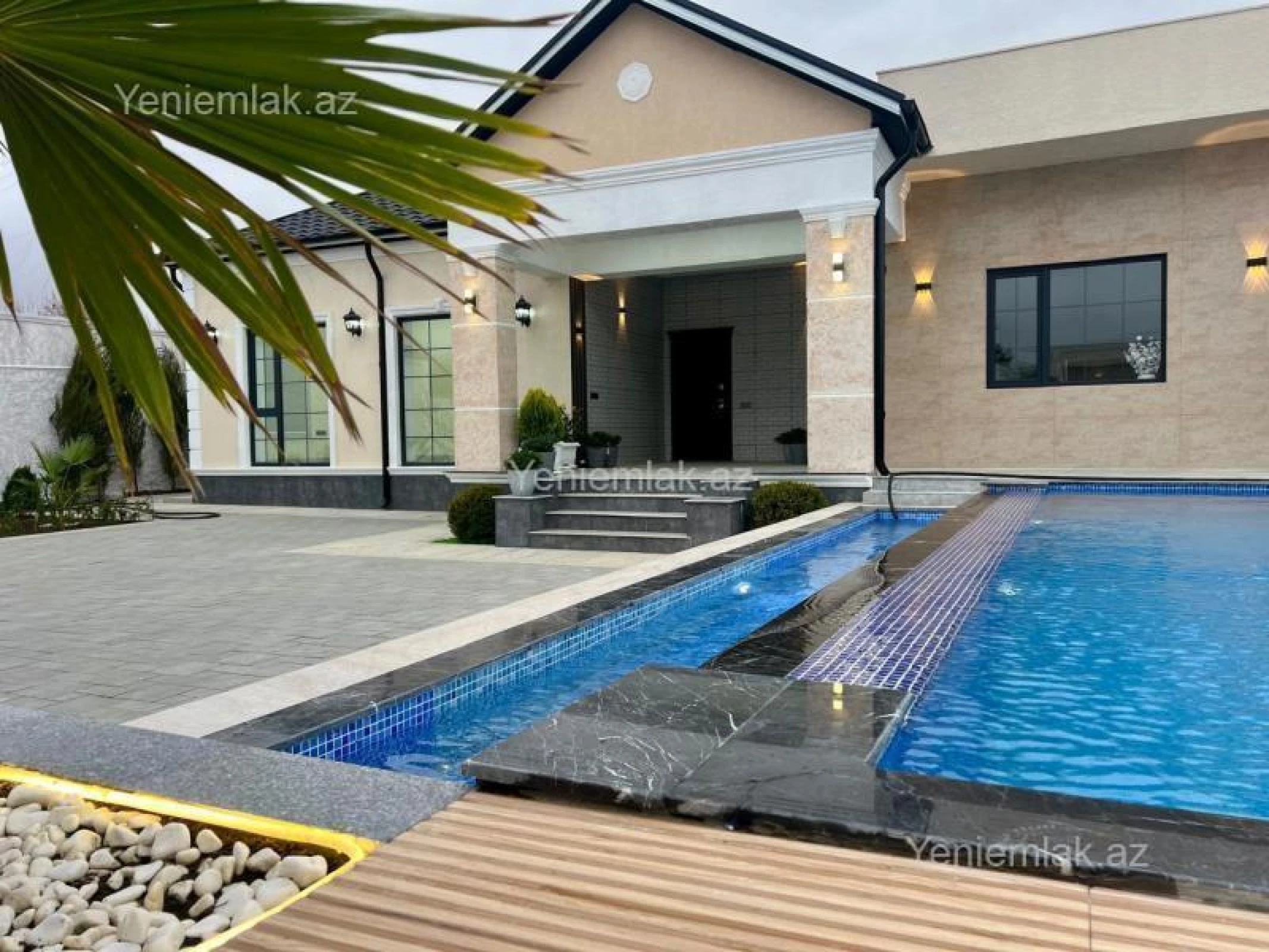 Satılır 4 otaqlı həyət evi 185 m²