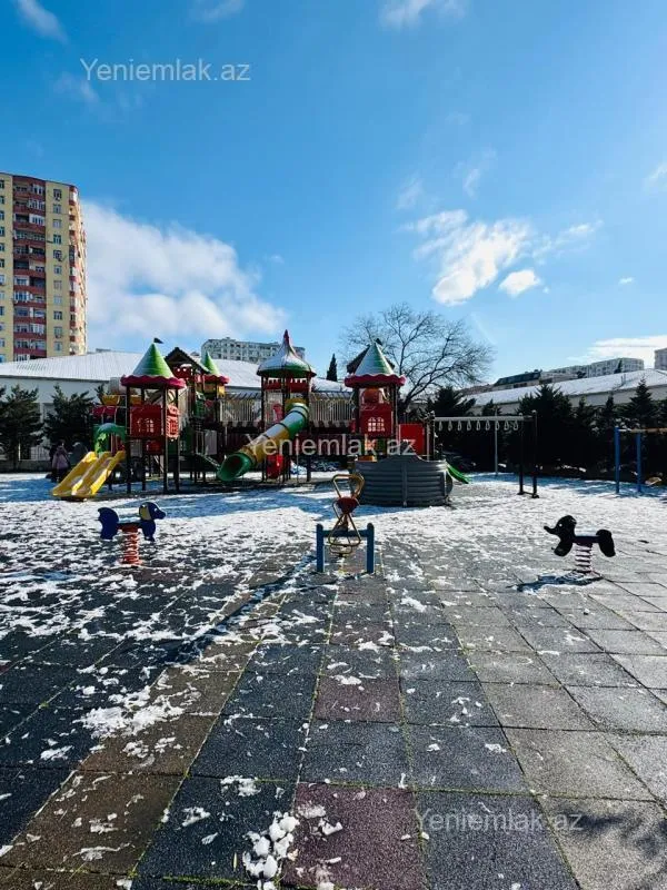 Satılır 2 otaqlı köhnə tikili 70 m²