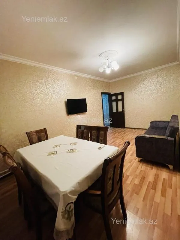 Satılır 2 otaqlı köhnə tikili 60 m²