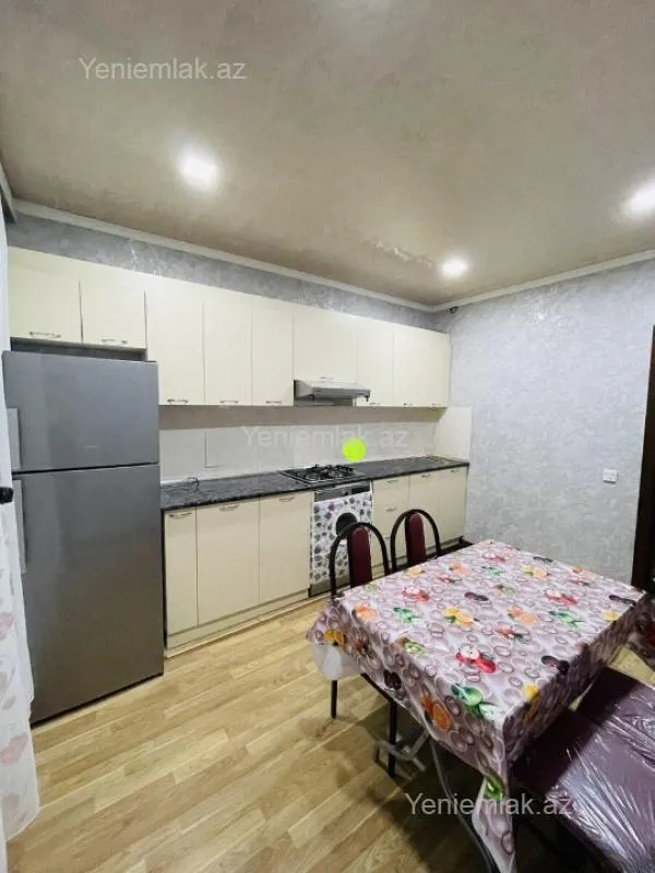 Satılır 2 otaqlı köhnə tikili 60 m²
