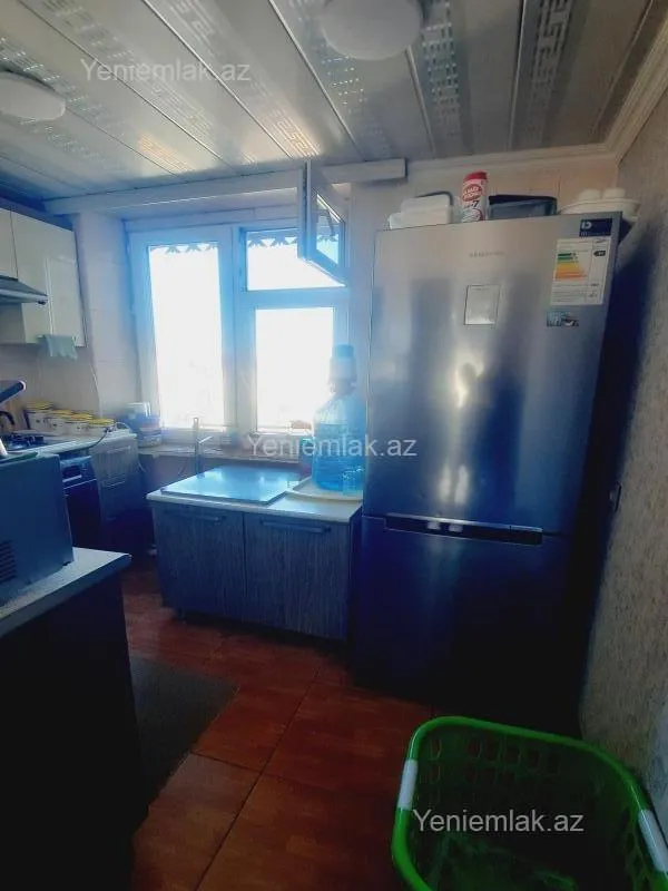 Satılır 3 otaqlı köhnə tikili 67 m²