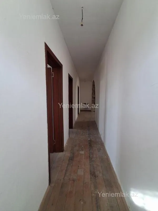 Satılır 4 otaqlı həyət evi 137 m²