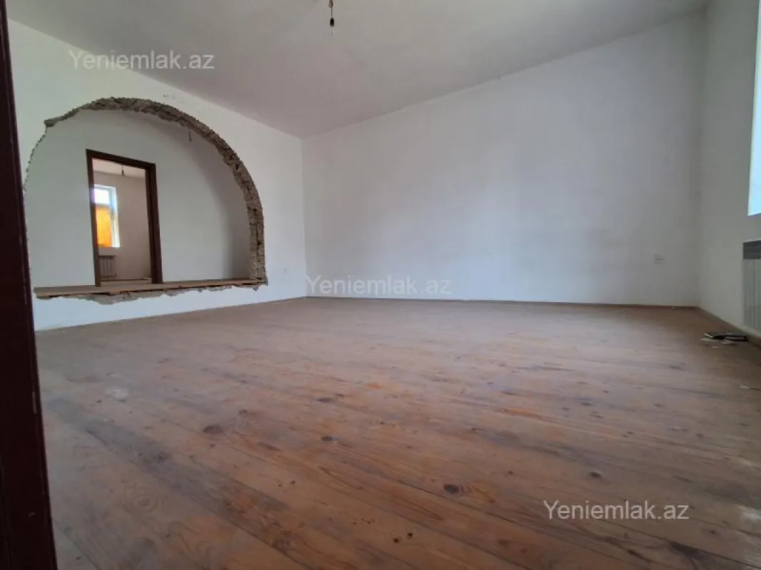 Satılır 4 otaqlı həyət evi 137 m²