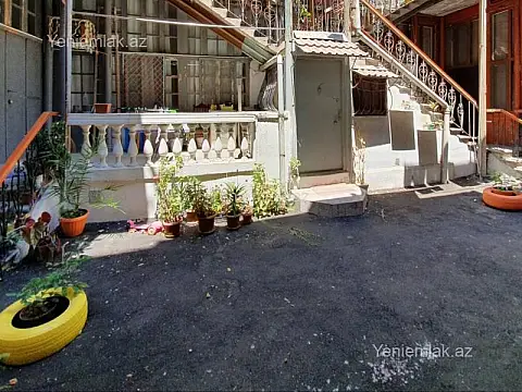 Satılır 2 otaqlı köhnə tikili 53 m²
