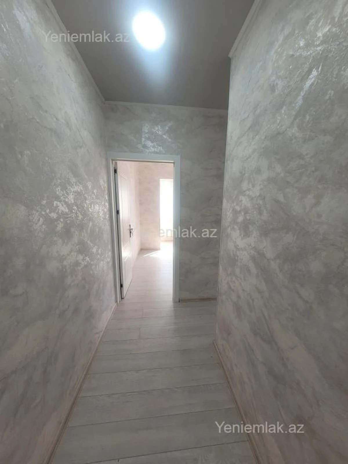 Satılır 1 otaqlı köhnə tikili 45 m²