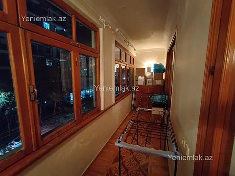 Satılır 4 otaqlı köhnə tikili 110 m²