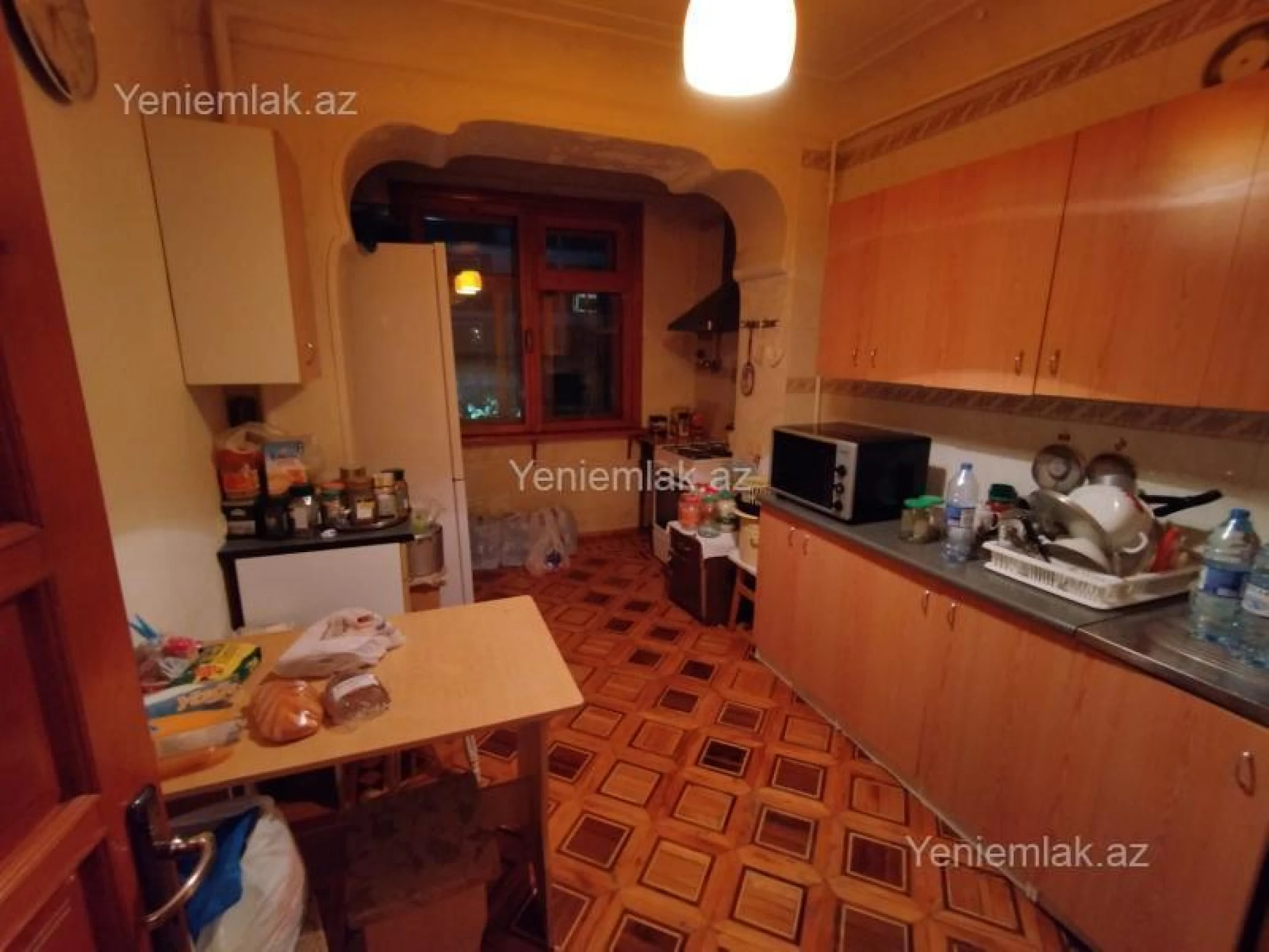 Satılır 4 otaqlı köhnə tikili 110 m²