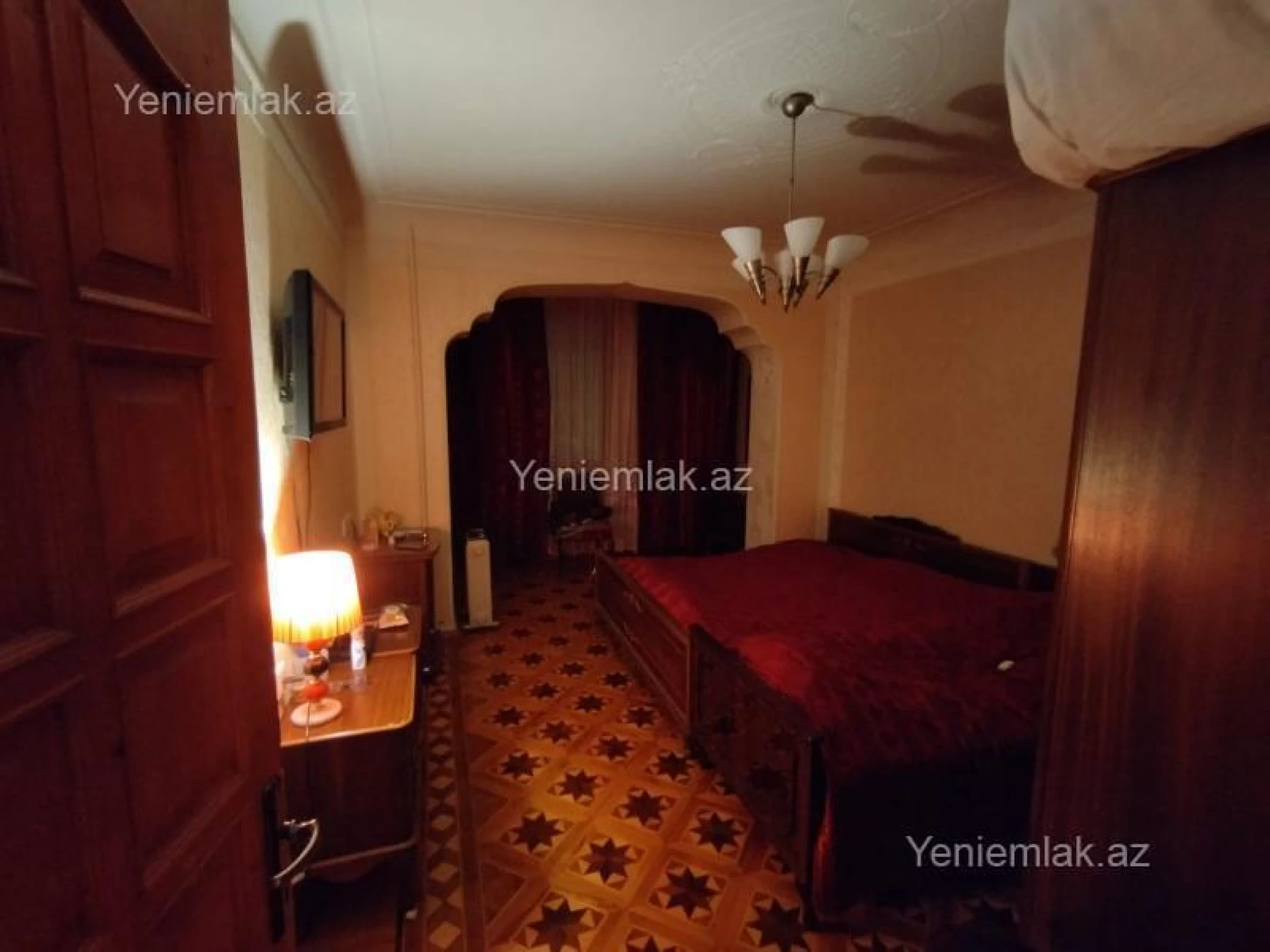 Satılır 4 otaqlı köhnə tikili 110 m²