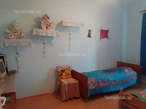Satılır 4 otaqlı həyət evi 180 m²