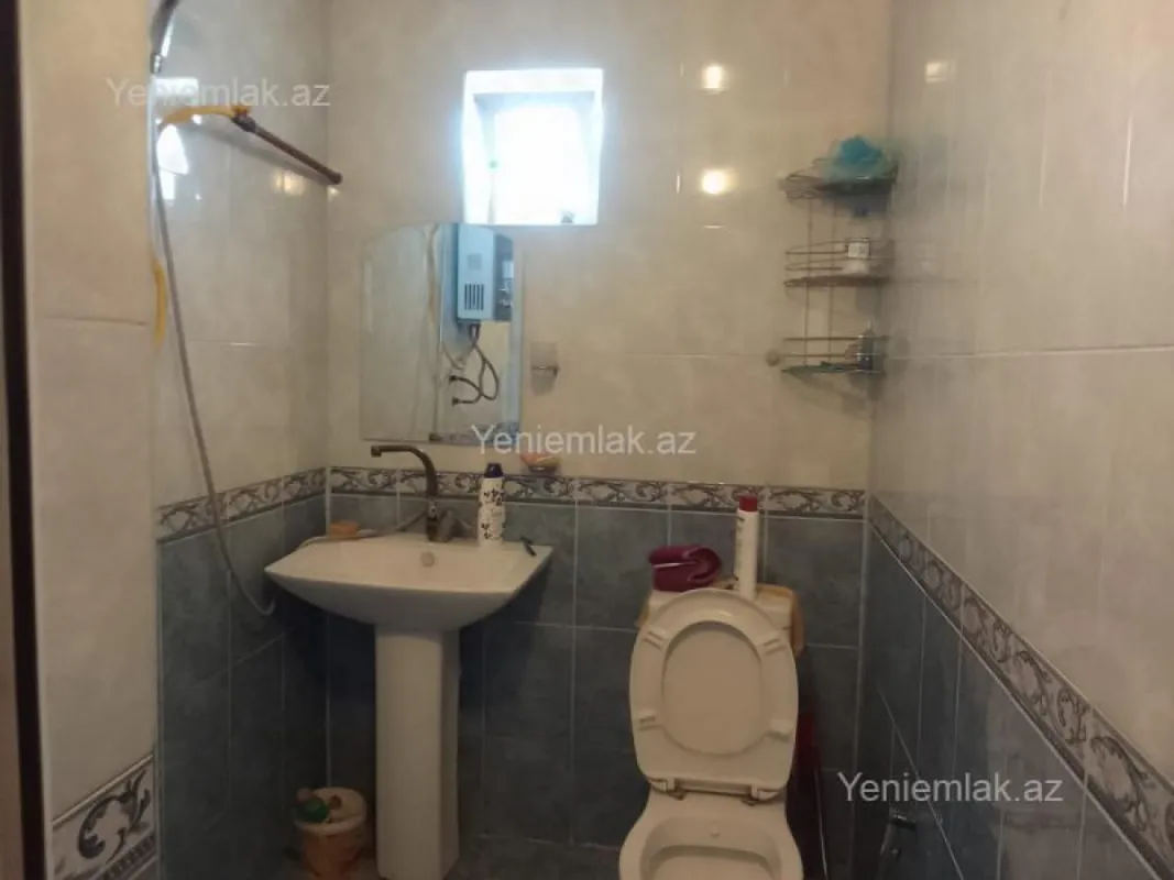 Satılır 4 otaqlı həyət evi 180 m²