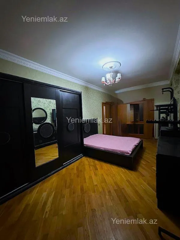 Satılır 3 otaqlı yeni tikili 130 m²