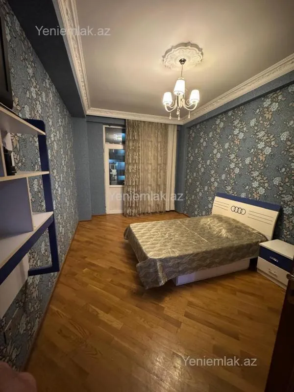 Satılır 3 otaqlı yeni tikili 130 m²