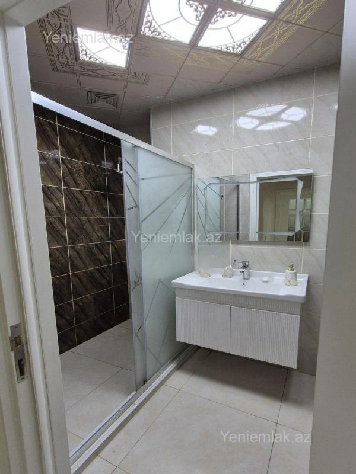 Satılır 3 otaqlı yeni tikili 83 m²