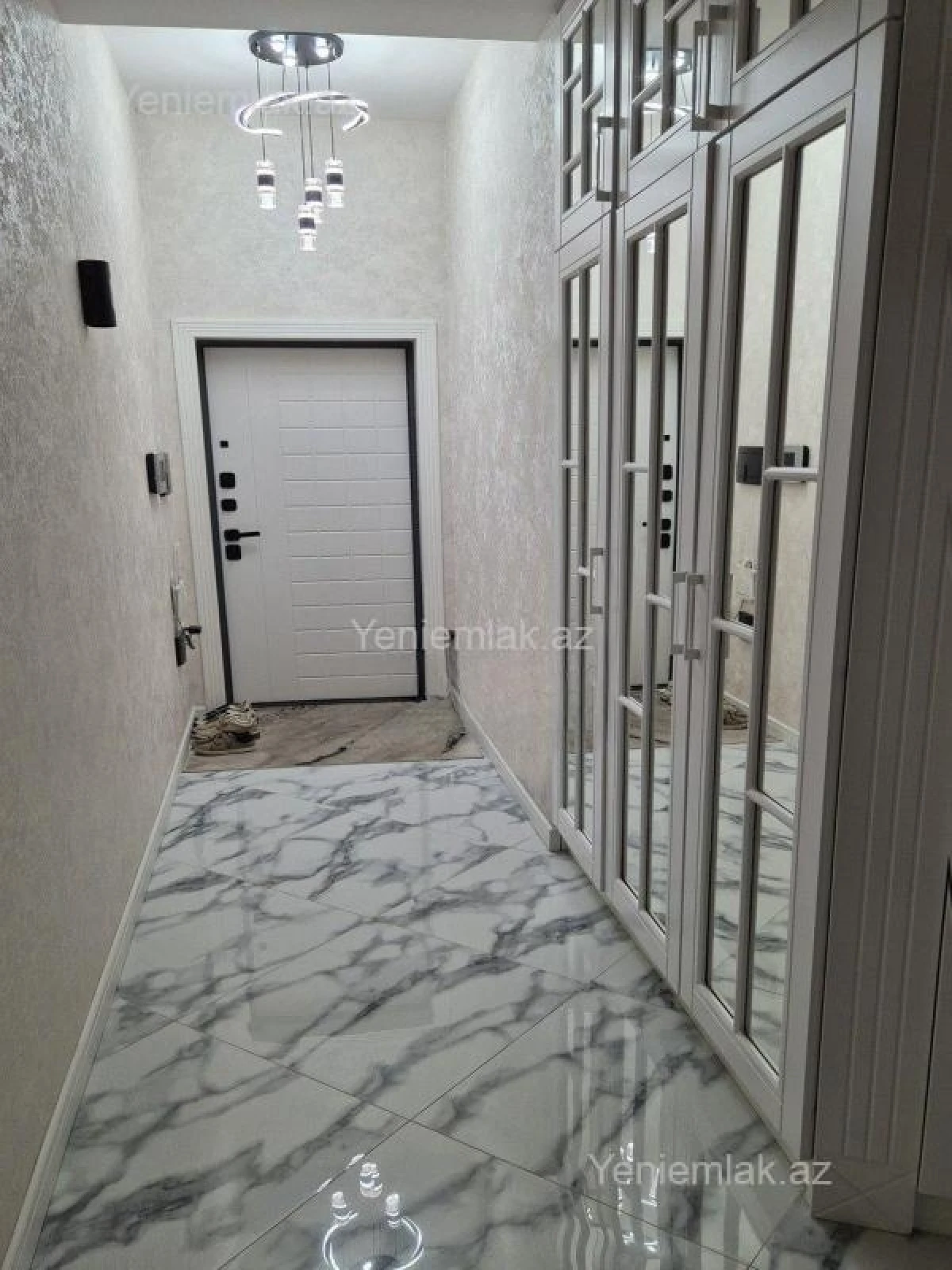 Satılır 3 otaqlı yeni tikili 83 m²