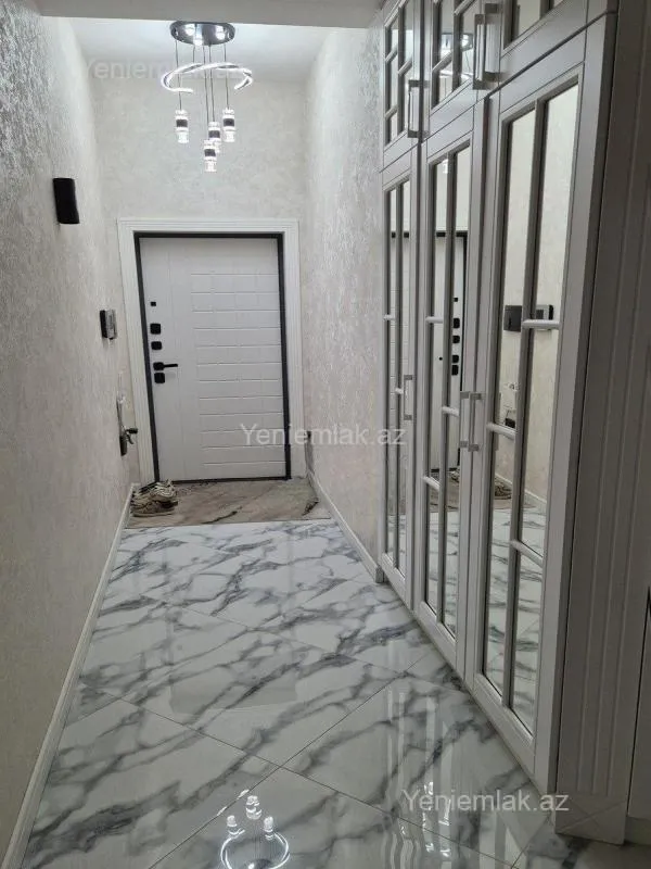 Satılır 3 otaqlı yeni tikili 83 m²