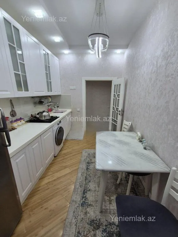 Satılır 3 otaqlı yeni tikili 83 m²